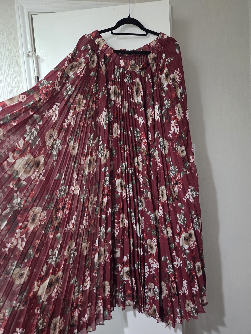 Pleated Floral Midi Skirt in Burgundy